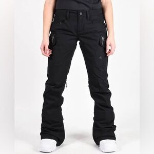 NWT Women’s Burton Gloria Snowboard / Ski Pants - Slim Fit - True Black - M